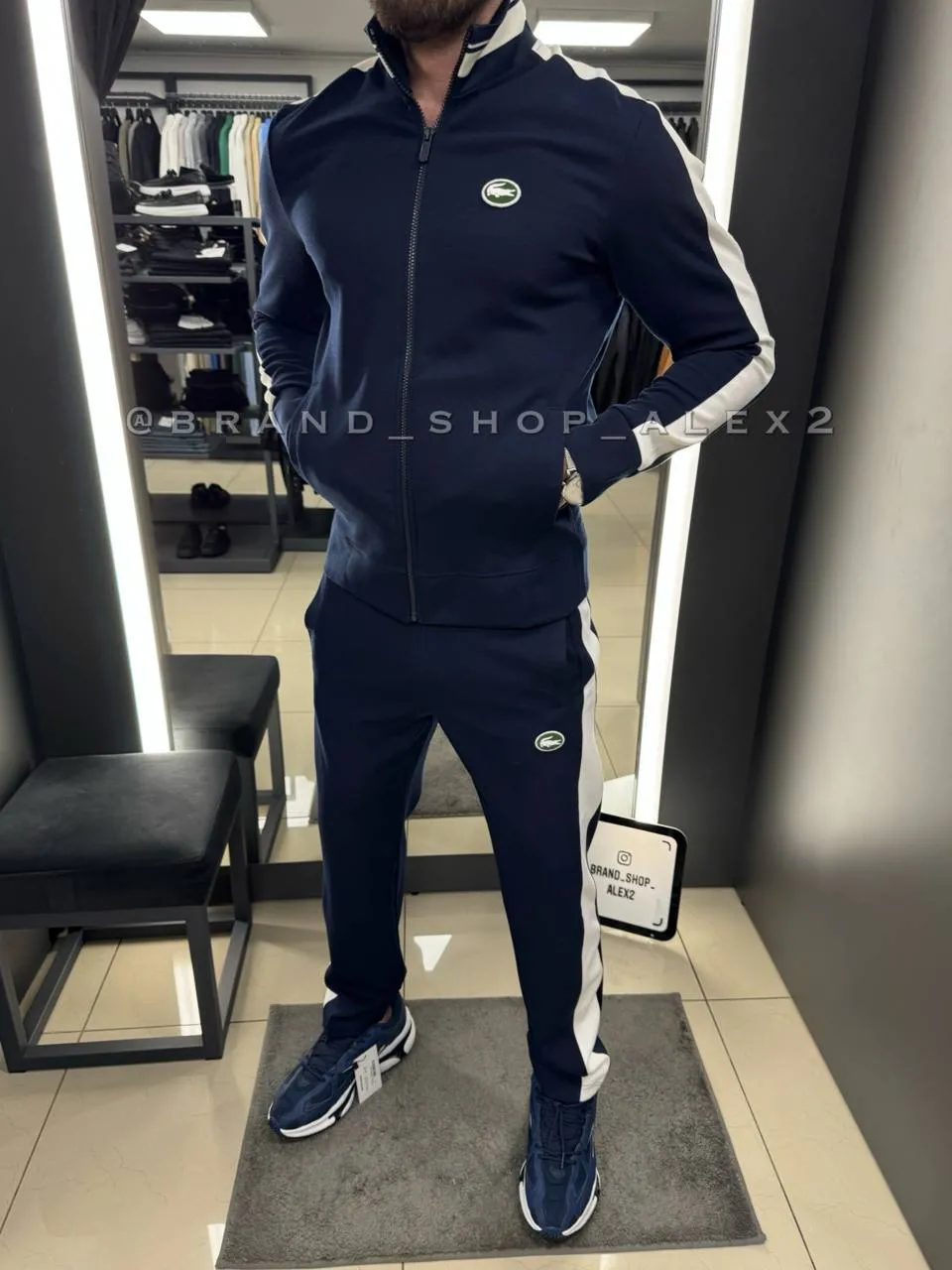 Темно-синій костюм Lacoste 