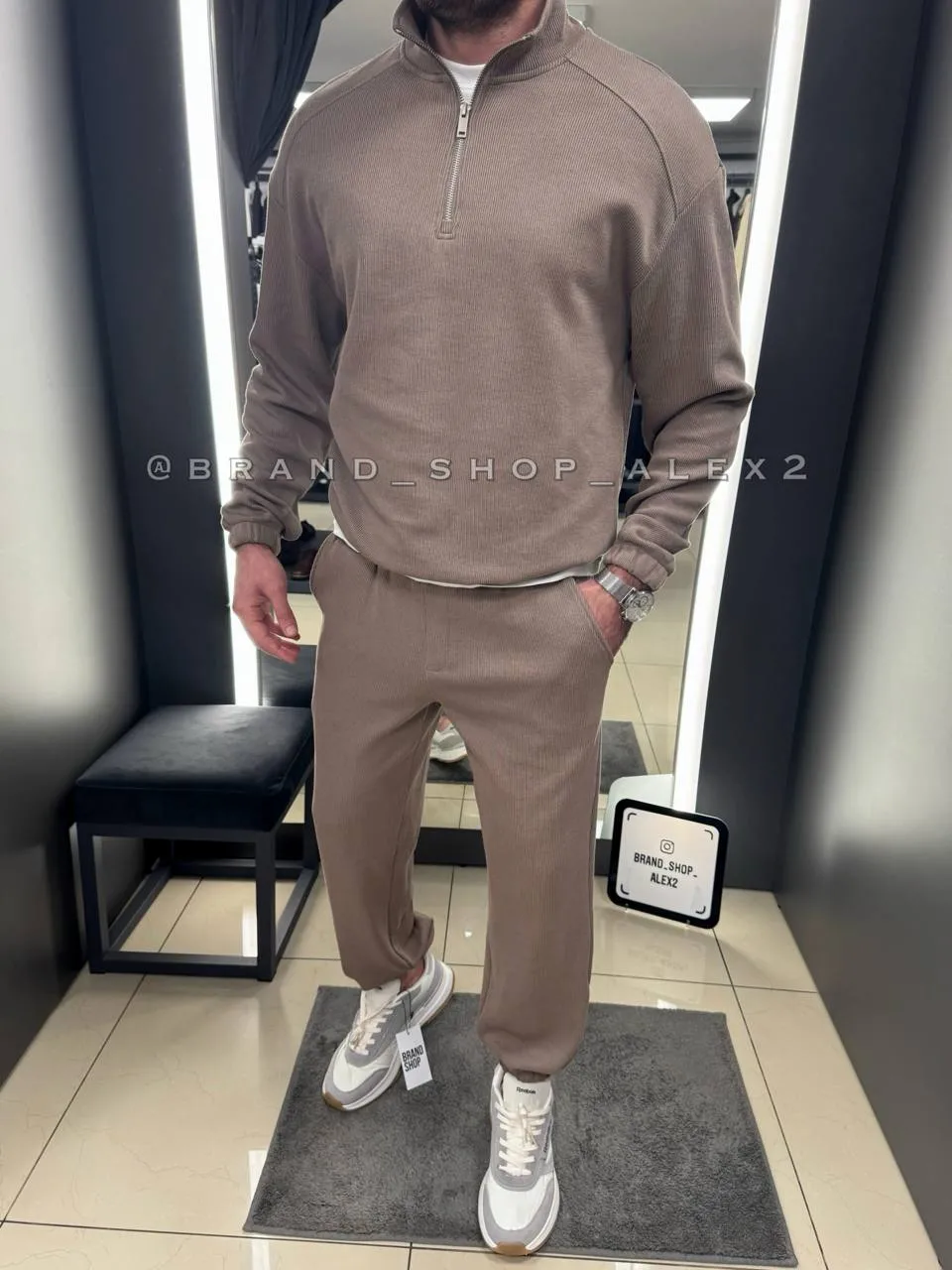 Бежевий костюм zip 