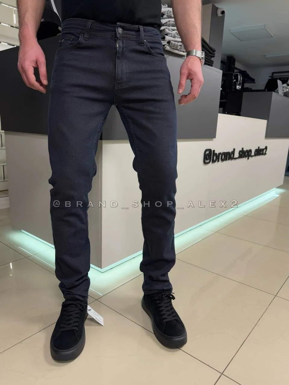 Класичні легкі джинси Armani 