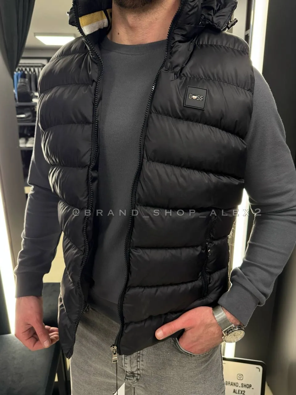 Чорна безрукавка Boss 