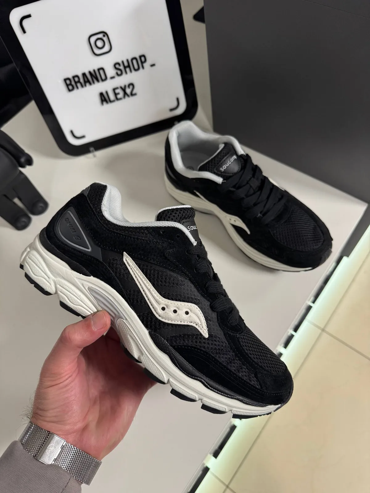 Чоні кросівки Saucony 
