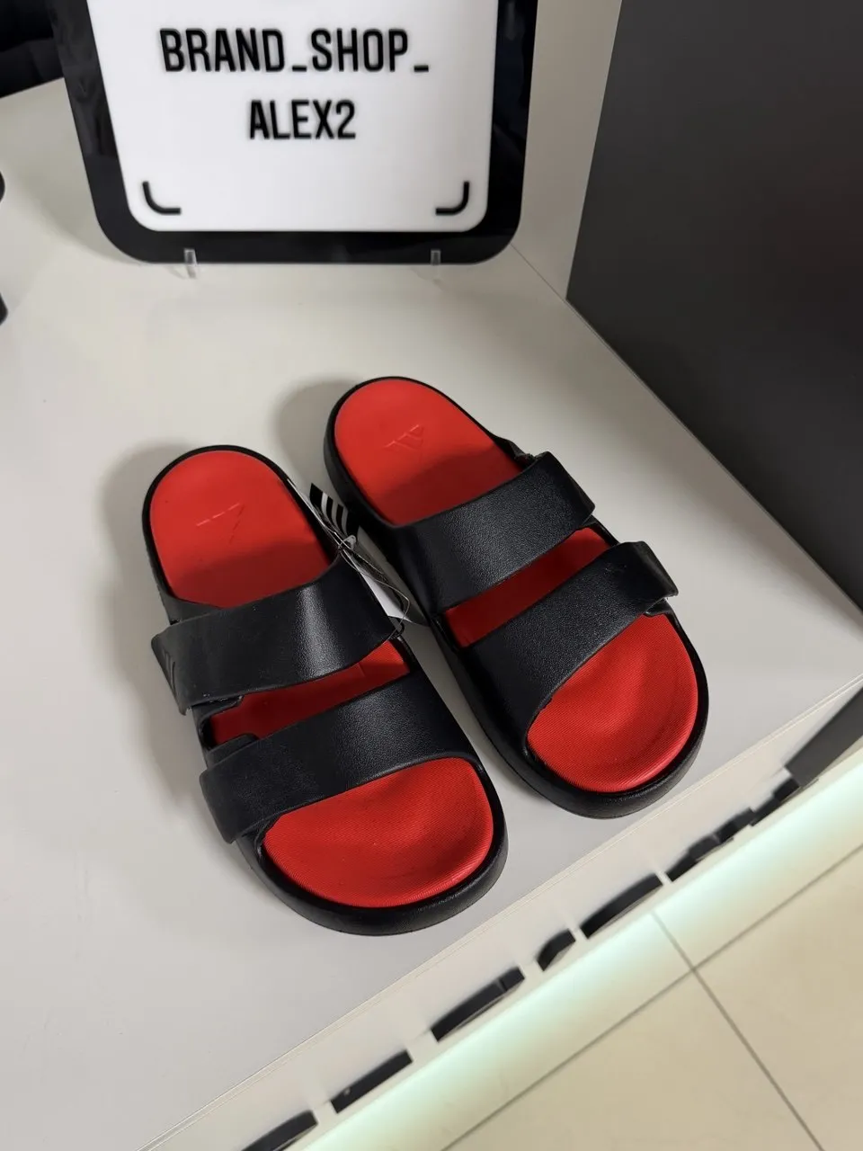 Чорні сланці adidas  - фото 1