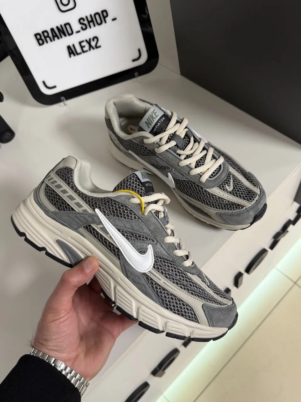 Кросівки сірі Nike 