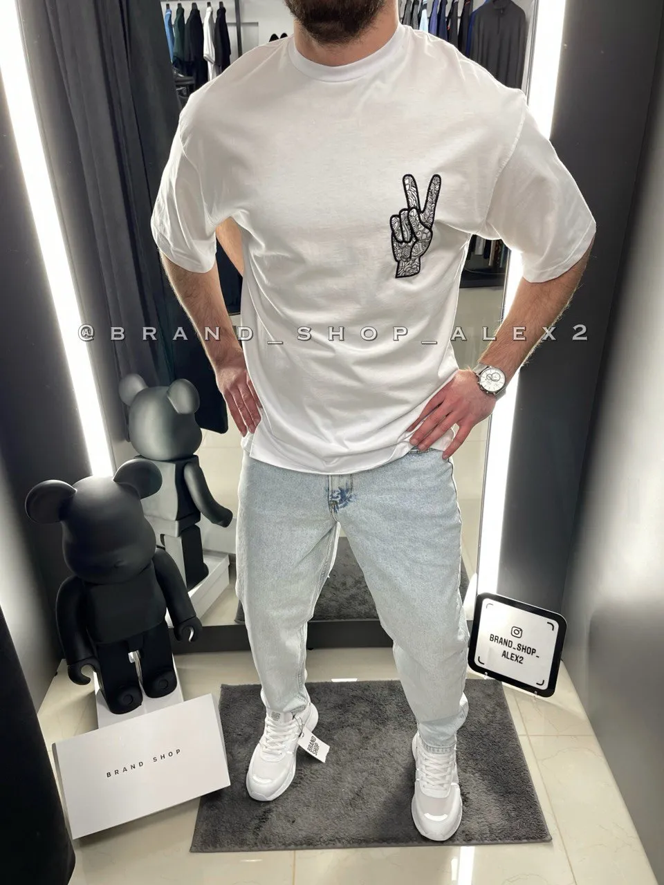 Біла футболка oversize 