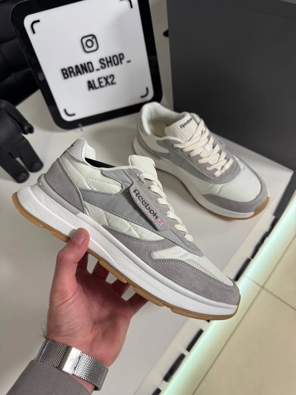 Кросівки Reebok бежеві 