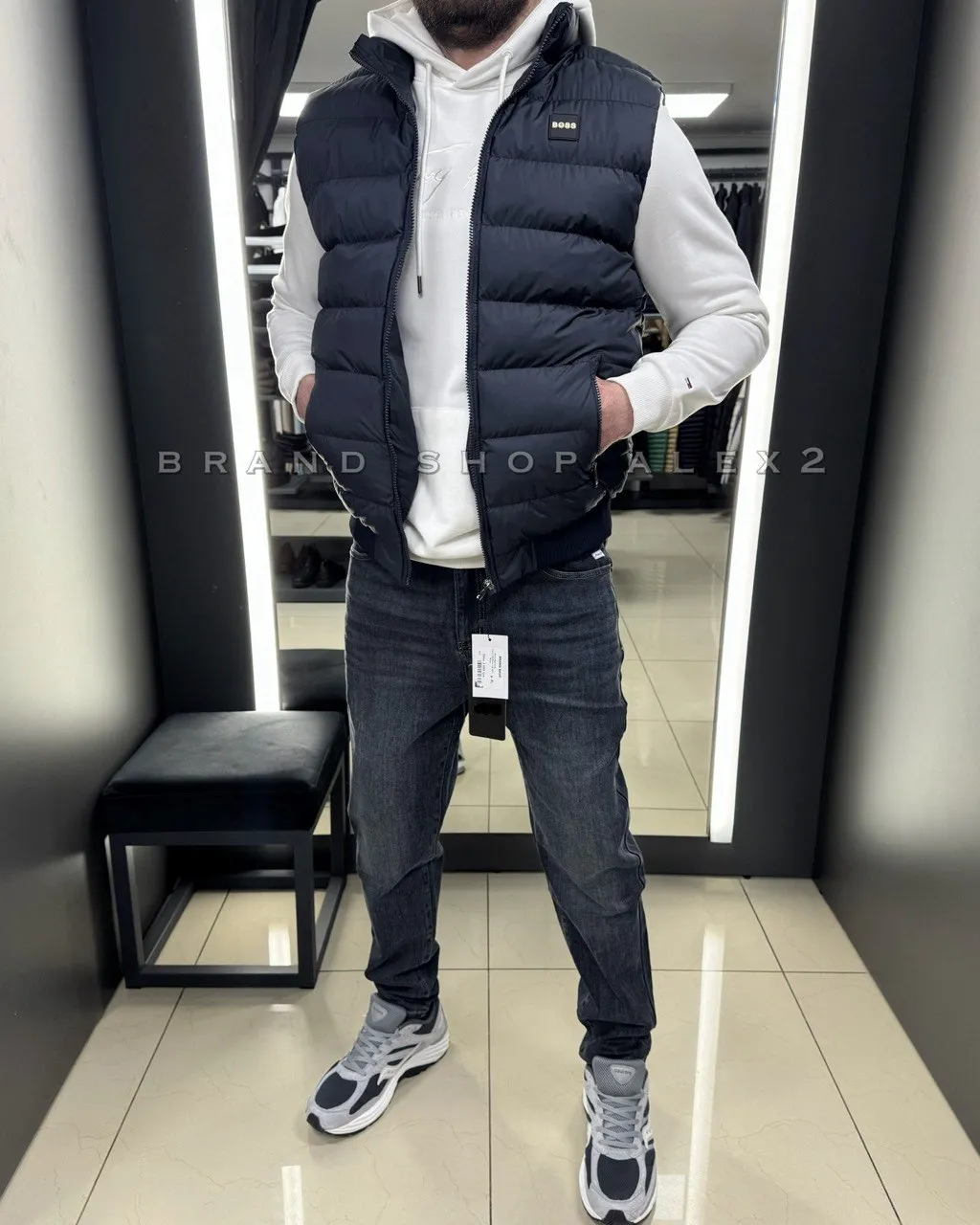 Темно-синя безрукавка Boss  - фото 1
