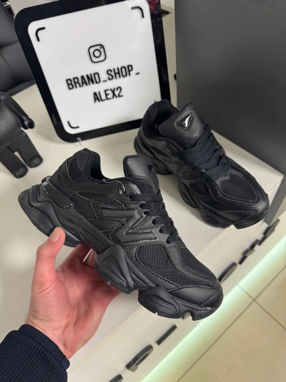 Кросівки чорні New Balance 