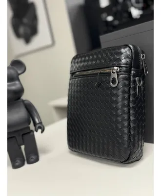 Чорна чоловічка сумка Bottega Veneta