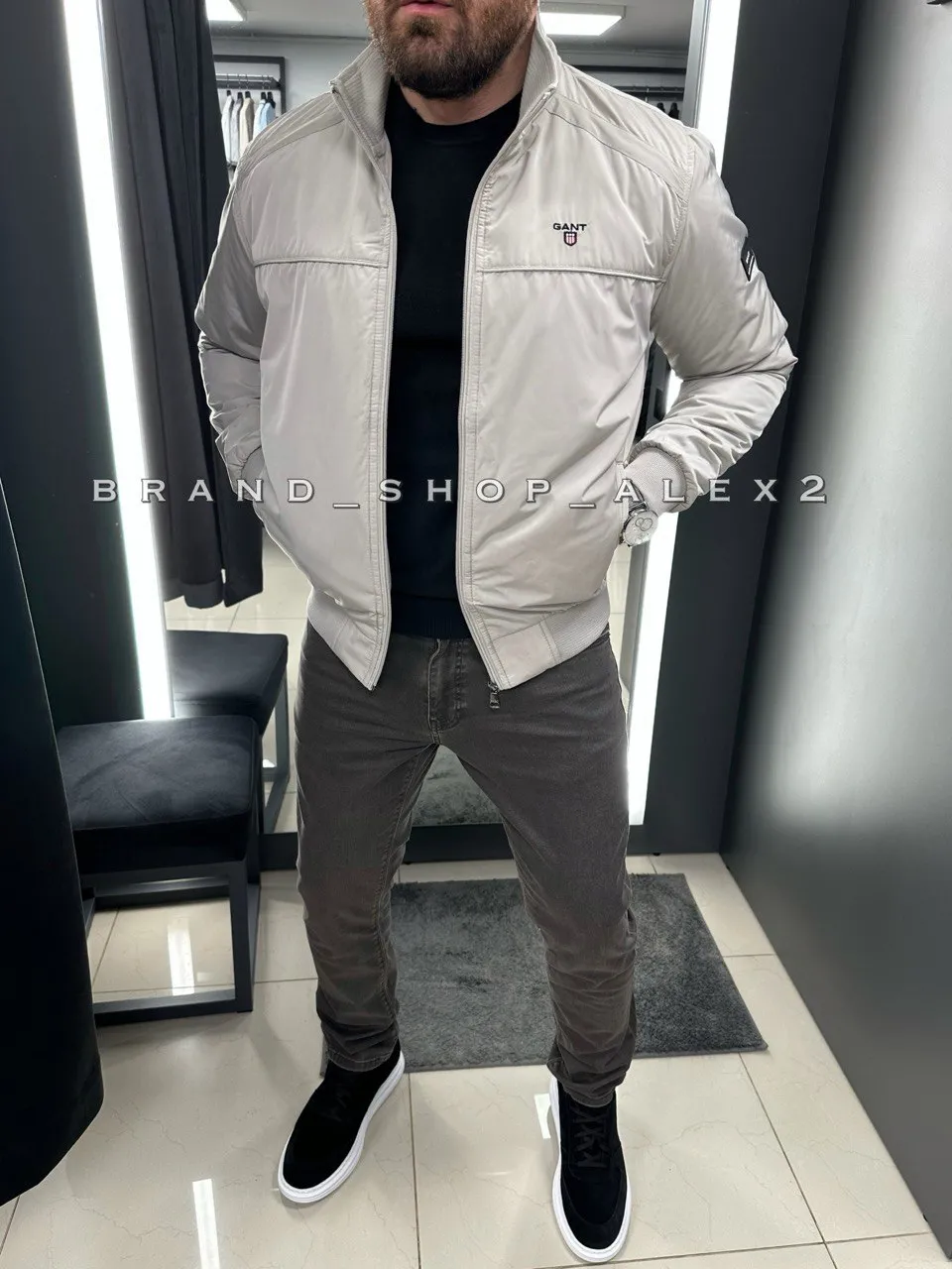 Бежева куртка Gant 