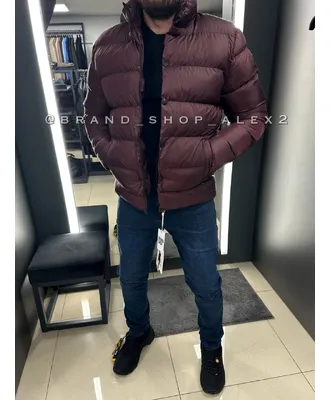 Зимова бордова куртка Moncler