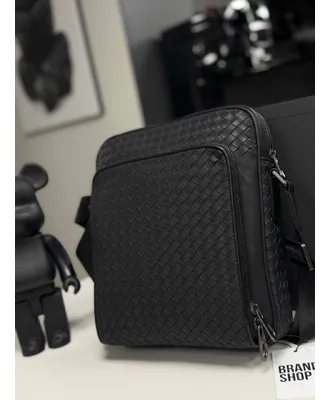 Чорна чоловіча сумка зі шкіри Bottega Veneta