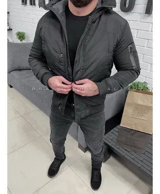 Чорна коротка куртка еврозима
