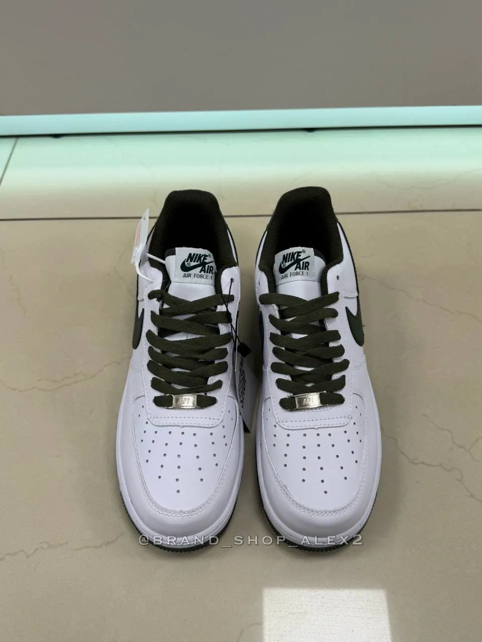 Кросівки Nike білі  - фото 2