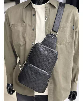 Шкіряна сумка на грудь LV