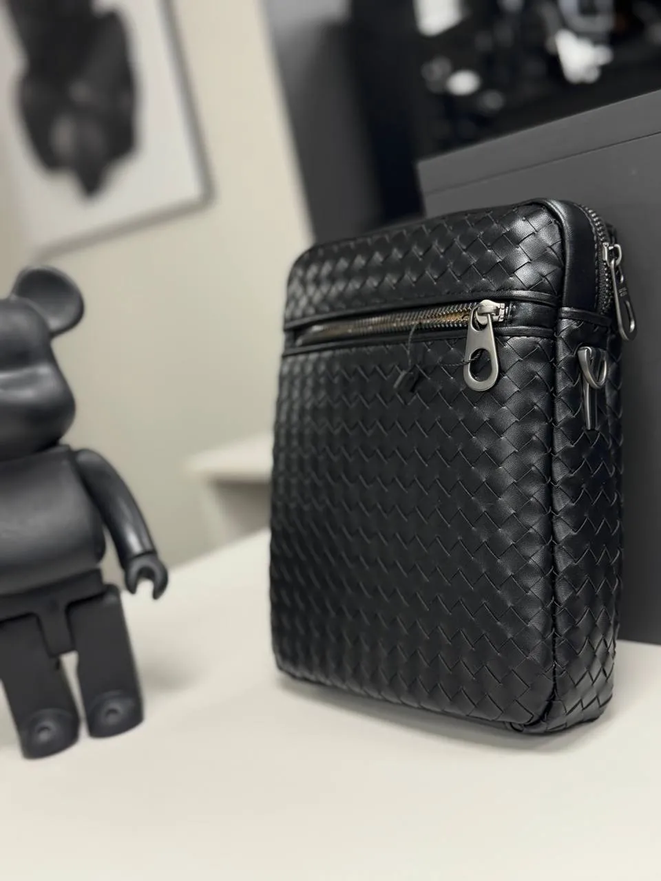 Чорна чоловічка сумка Bottega Veneta 