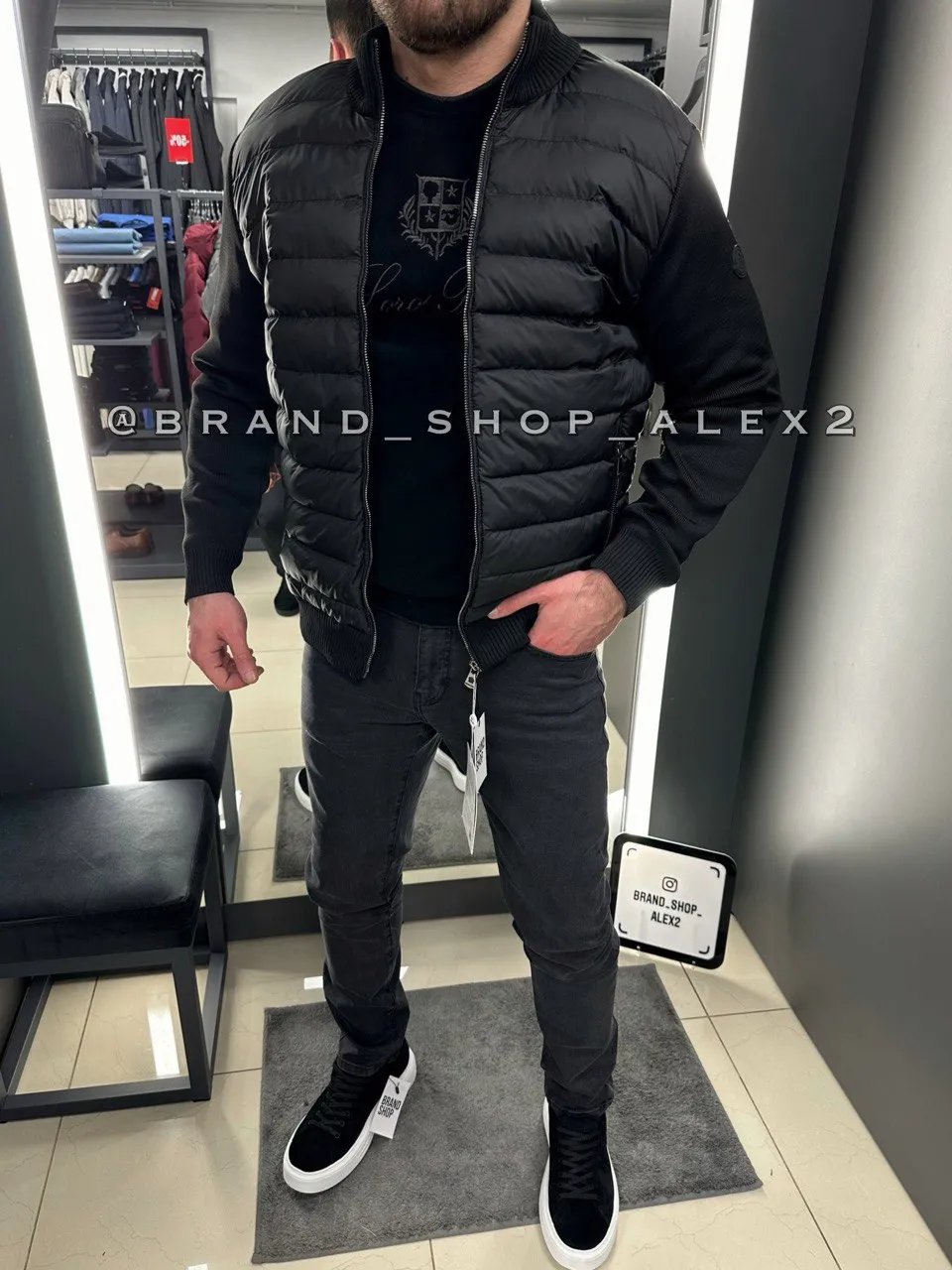 Легка чорна куртка Moncler 